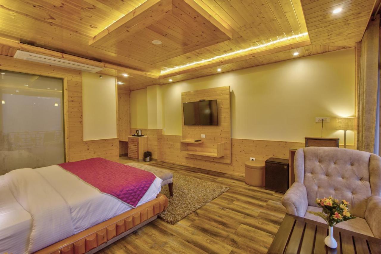 The Holiday Villa Resorts & Spa Manāli Eksteriør bilde
