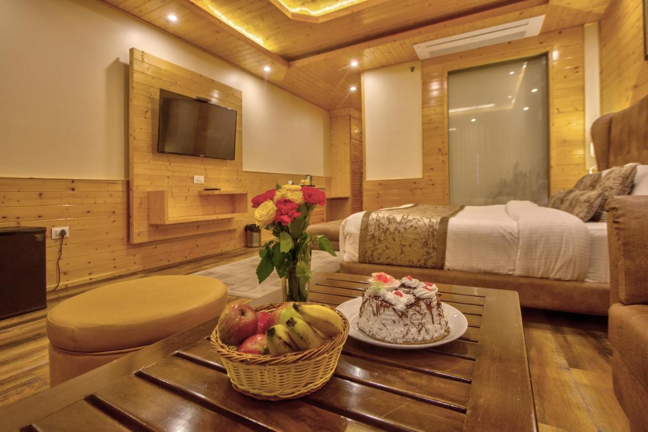 The Holiday Villa Resorts & Spa Manāli Eksteriør bilde